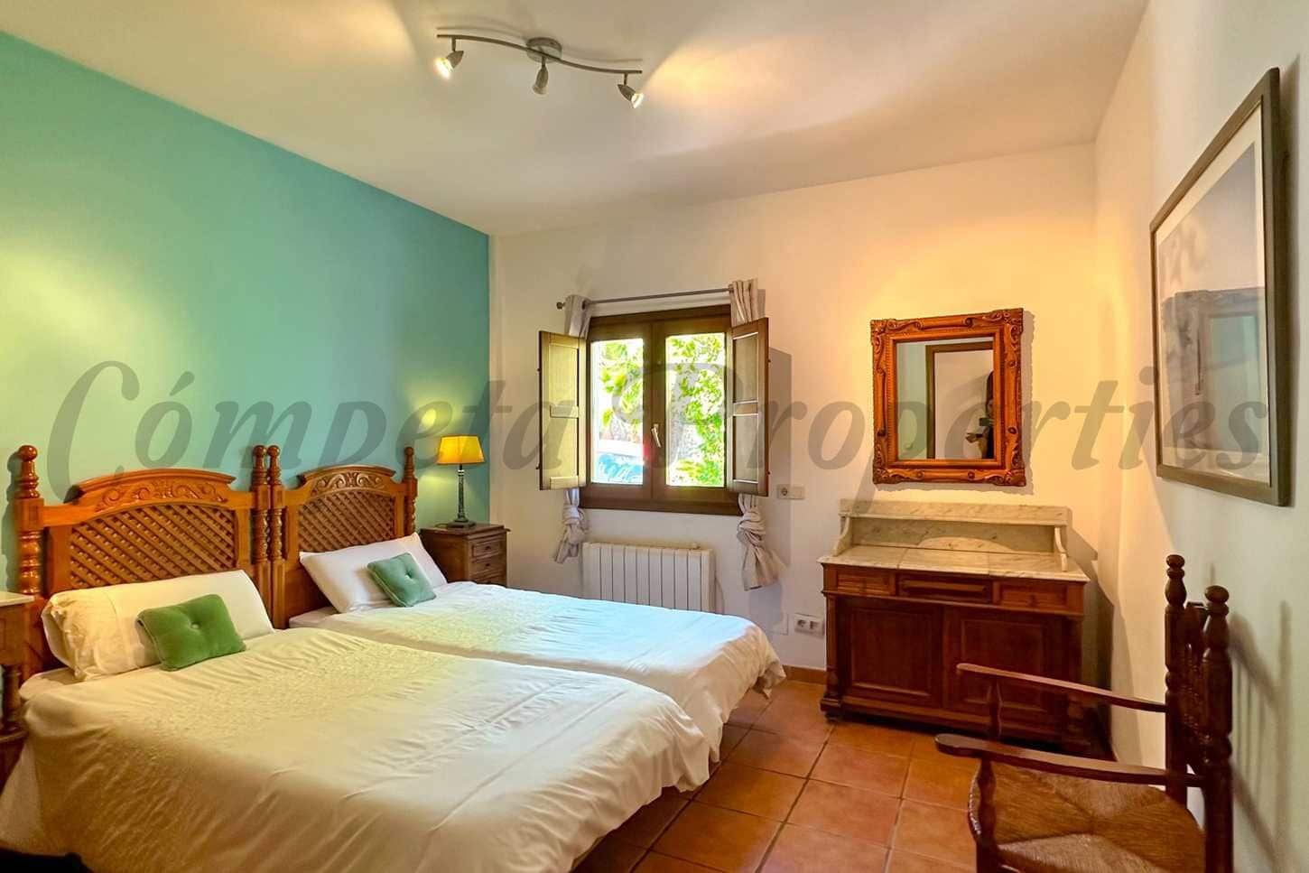 7 chambre Finca/Maison de Campagne à vendre à Frigiliana avec piscine garage - 1 300 000 € (Ref: 10076192)