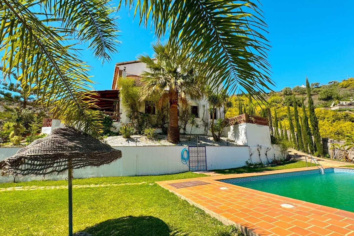 7 chambre Finca/Maison de Campagne à vendre à Frigiliana avec piscine garage - 1 300 000 € (Ref: 10076192)