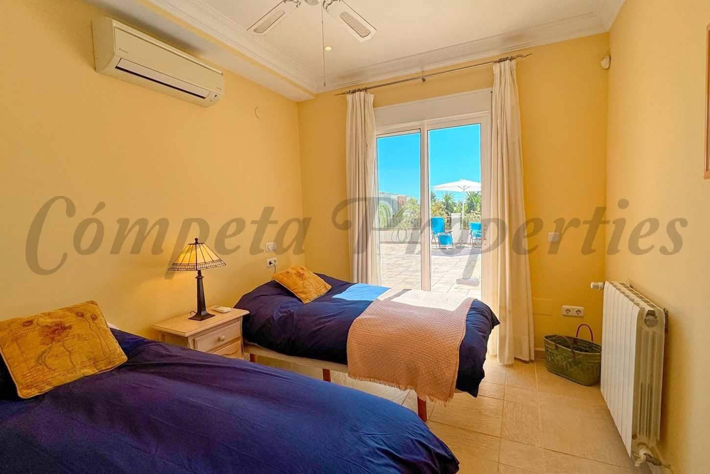 5 bedroom Finca/Country House for sale in Frigiliana with pool garage - € 1,200,000 (Ref: 10076193)