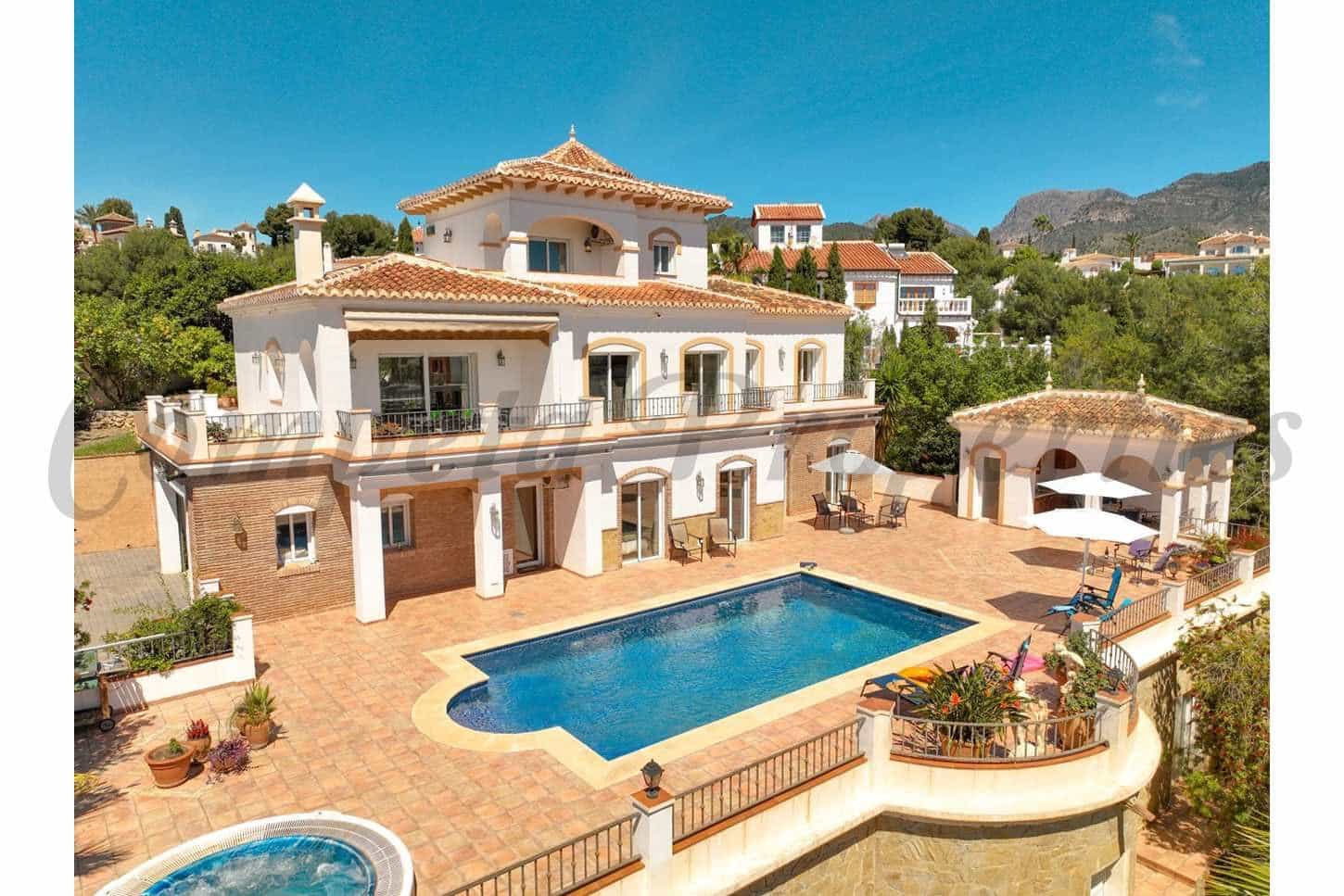 5 bedroom Finca/Country House for sale in Frigiliana with pool garage - € 1,200,000 (Ref: 10076193)