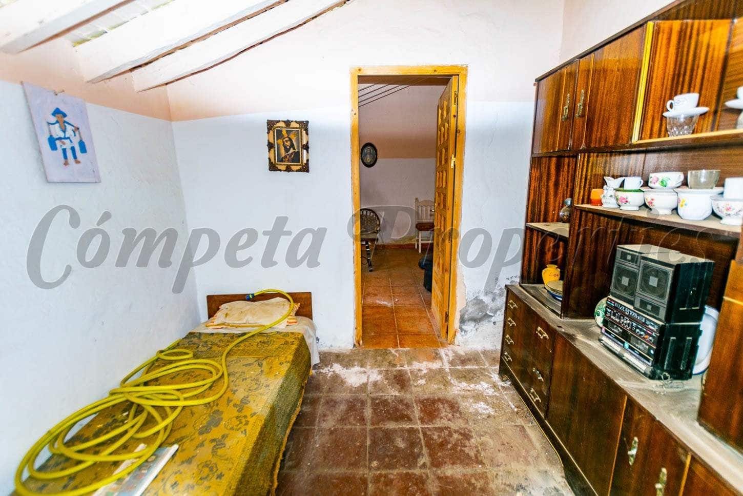 3 makuuhuone Maalaistalo myytävänä paikassa Arenas - 128 000 € (Ref: 10076197)