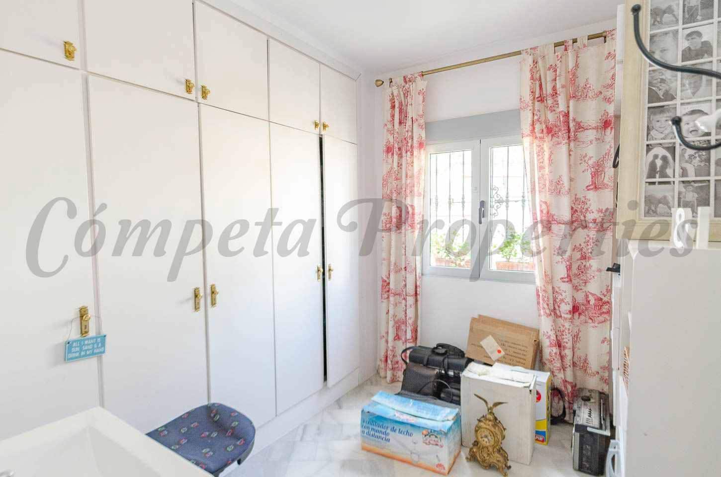 Apartamento de 4 habitaciones en Cómpeta en venta con garaje - 270.000 € (Ref: 10076201)