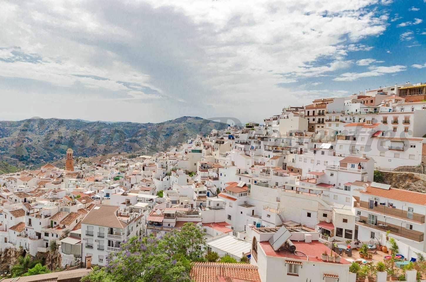 Apartamento de 4 habitaciones en Cómpeta en venta con garaje - 270.000 € (Ref: 10076201)