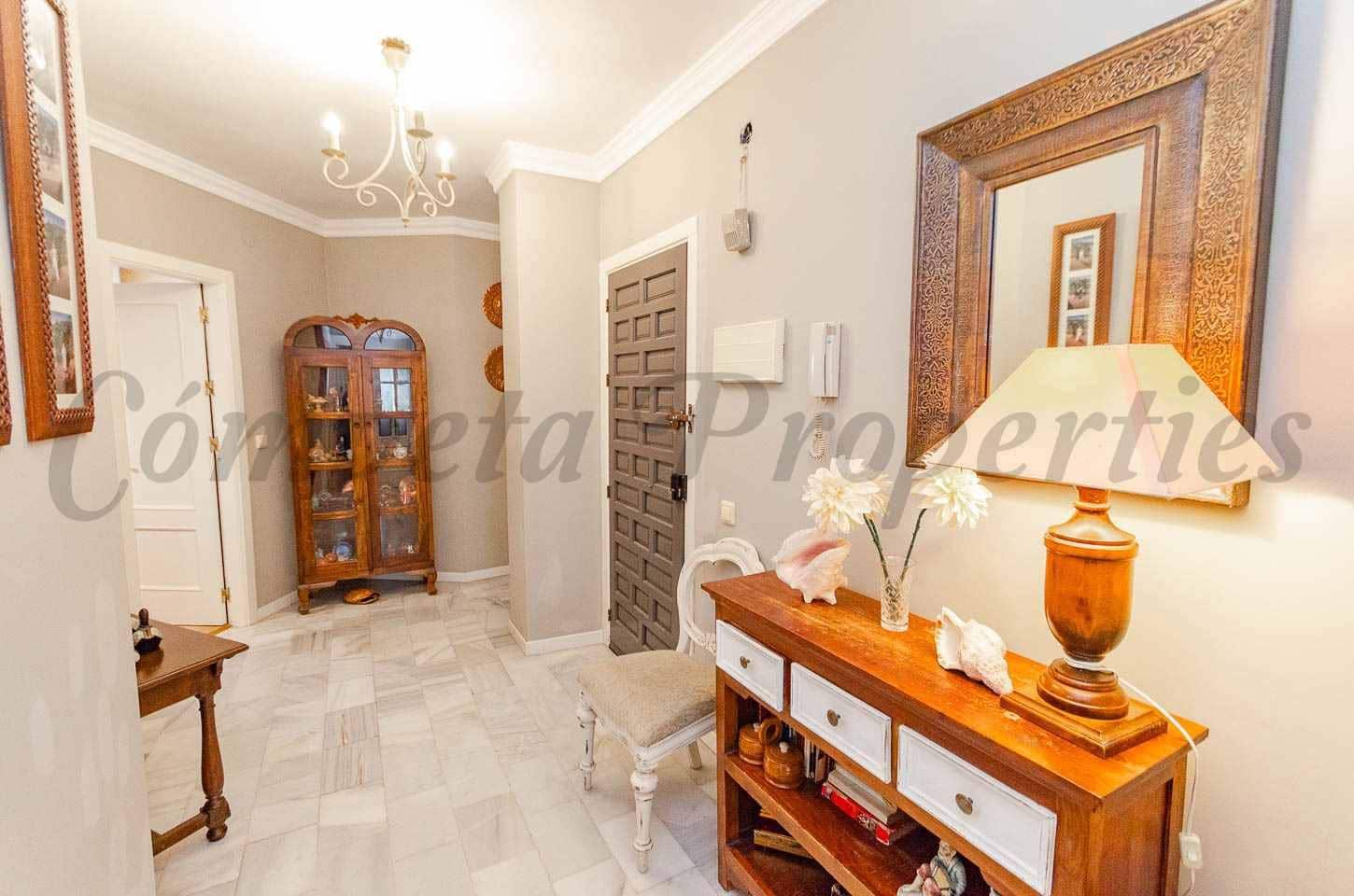 Apartamento de 4 habitaciones en Cómpeta en venta con garaje - 270.000 € (Ref: 10076201)