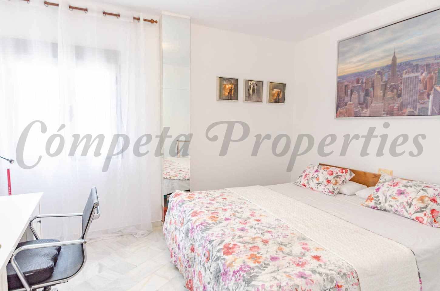 Apartamento de 4 habitaciones en Cómpeta en venta con garaje - 270.000 € (Ref: 10076201)