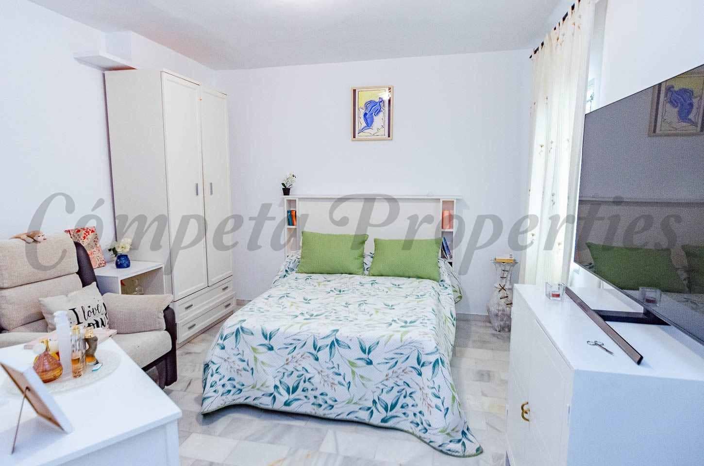 Apartamento de 4 habitaciones en Cómpeta en venta con garaje - 270.000 € (Ref: 10076201)