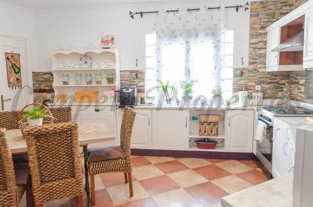 Apartamento de 4 habitaciones en Cómpeta en venta con garaje - 270.000 € (Ref: 10076201)