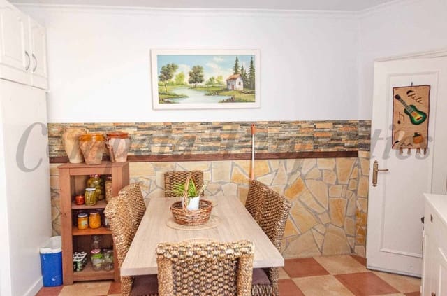 Apartamento de 4 habitaciones en Cómpeta en venta con garaje - 270.000 € (Ref: 10076201)