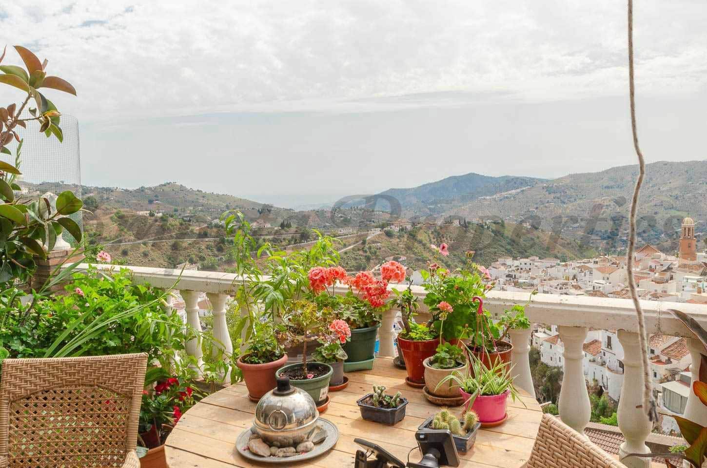 Apartamento de 4 habitaciones en Cómpeta en venta con garaje - 270.000 € (Ref: 10076201)