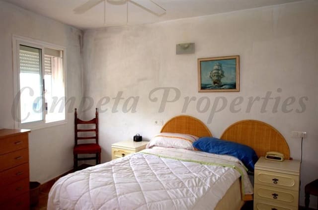 Apartamento de 2 habitaciones en Cómpeta en venta - 136.000 € (Ref: 10076207)