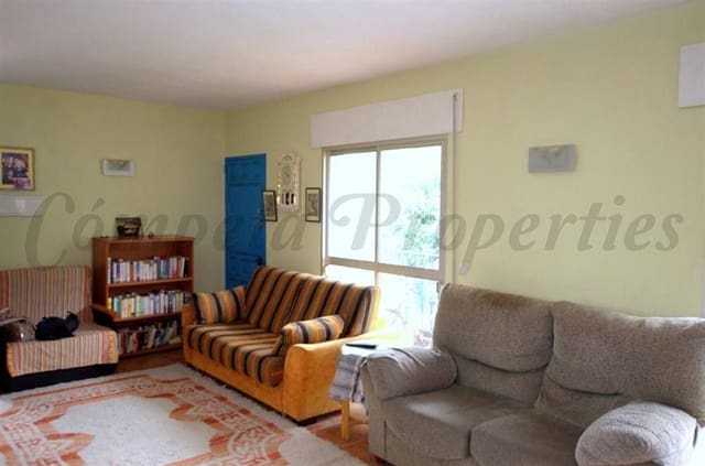 Apartamento de 2 habitaciones en Cómpeta en venta - 136.000 € (Ref: 10076207)