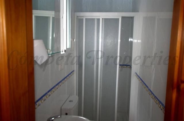 Apartamento de 2 habitaciones en Cómpeta en venta - 136.000 € (Ref: 10076207)
