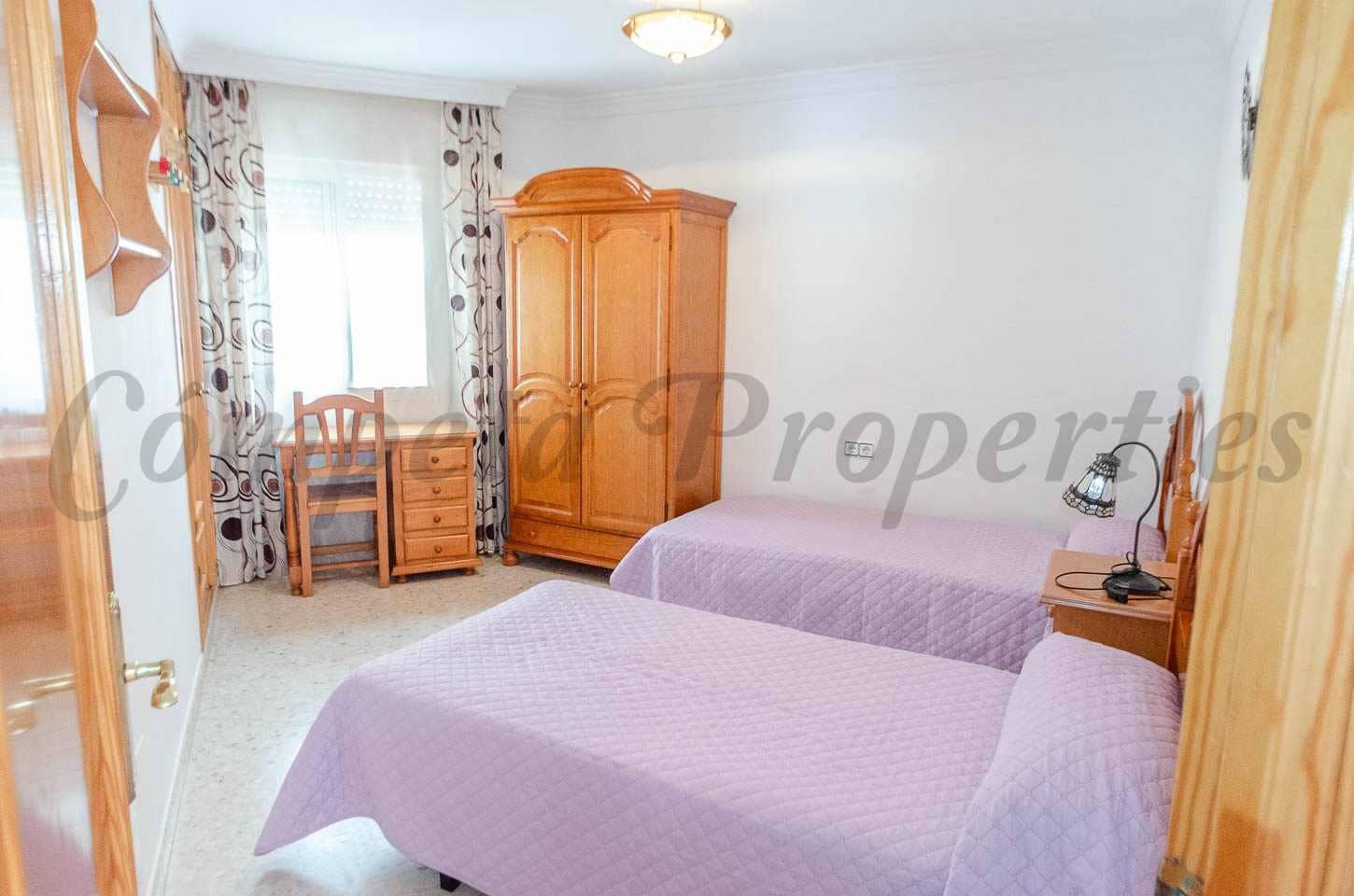 4 bedroom Apartment for sale in Competa - € 179,000 (Ref: 10076208)
