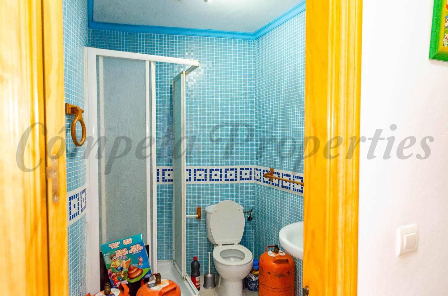 4 bedroom Apartment for sale in Competa - € 179,000 (Ref: 10076208)