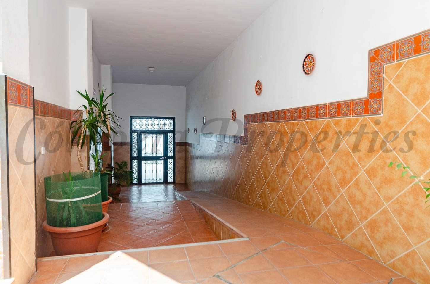 4 bedroom Apartment for sale in Competa - € 179,000 (Ref: 10076208)