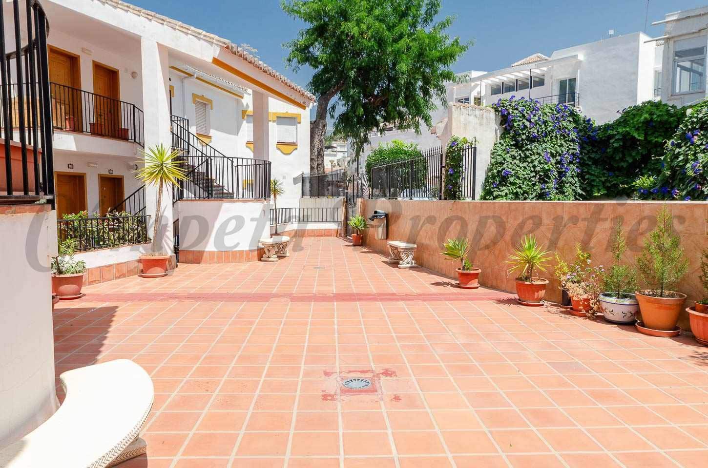 4 bedroom Apartment for sale in Competa - € 179,000 (Ref: 10076208)