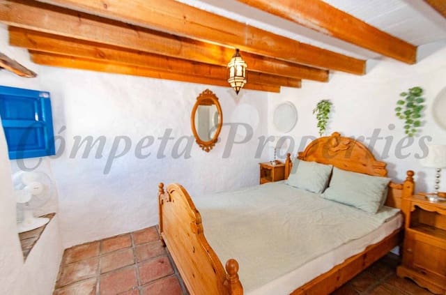 Finca/Casa Rural de 4 habitaciones en Cómpeta en alquiler vacacional con piscina - 1.400 € (Ref: 10076223)