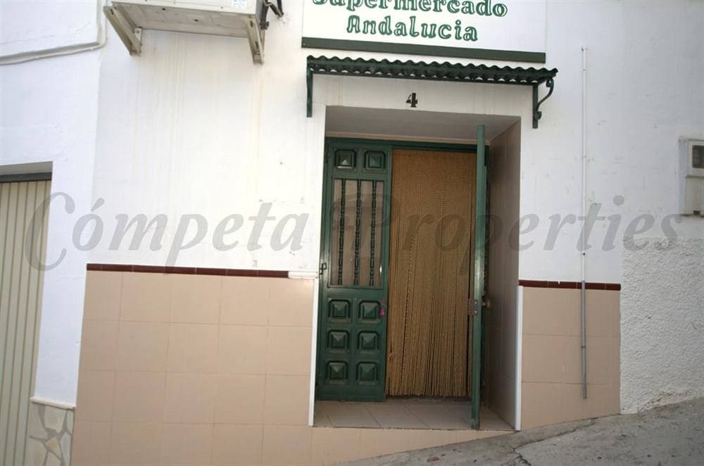Commerciale in vendita in Competa - 70.000 € (Rif: 10076232)