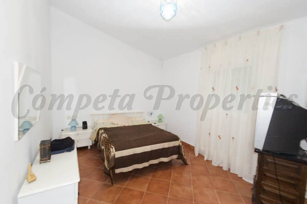 3 quarto Quinta/Casa Rural para venda em Canillas de Aceituno com garagem - 230 000 € (Ref: 10076233)