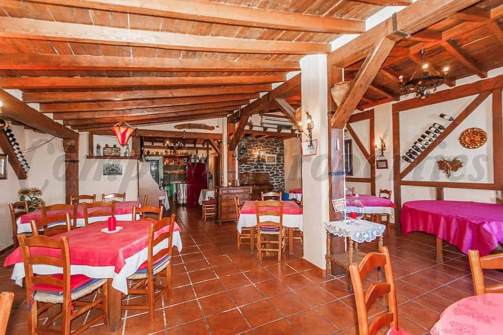 Commerciale in vendita in Competa - 215.000 € (Rif: 10076234)