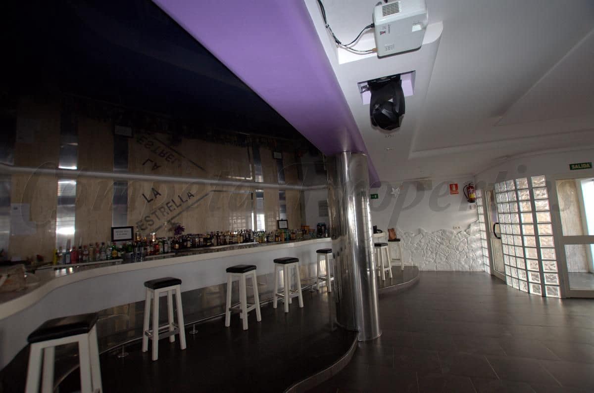 4 quarto Comercial para venda em Competa - 550 000 € (Ref: 10076235)