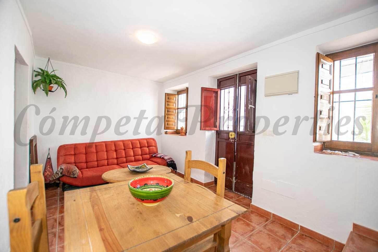 Casa de 2 habitaciones en Cómpeta en venta - 110.000 € (Ref: 10076241)