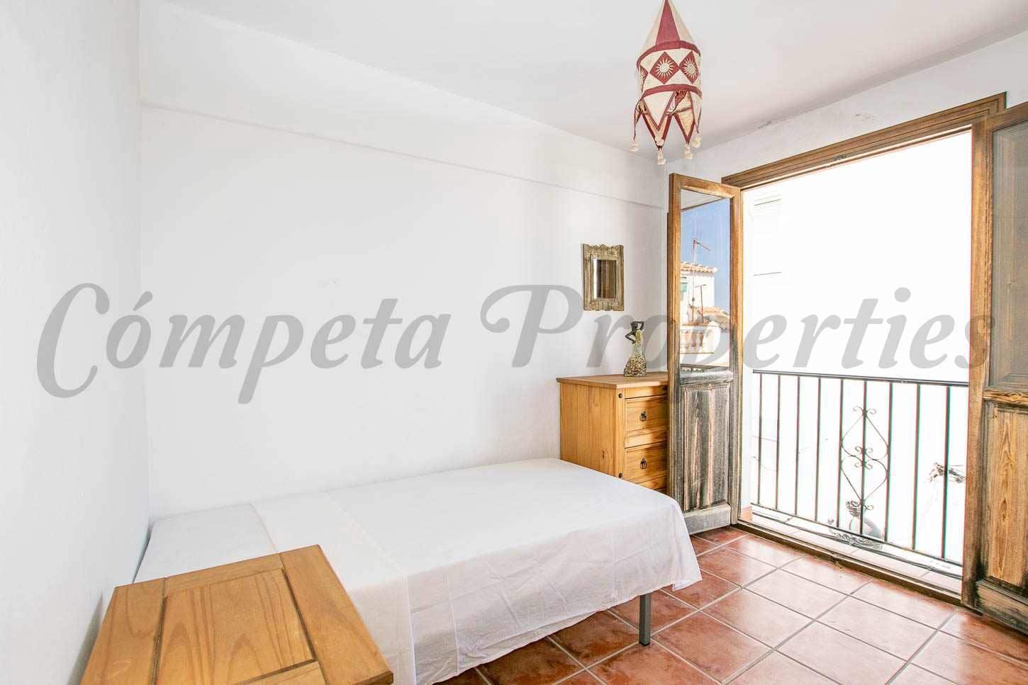 Casa de 2 habitaciones en Cómpeta en venta - 110.000 € (Ref: 10076241)