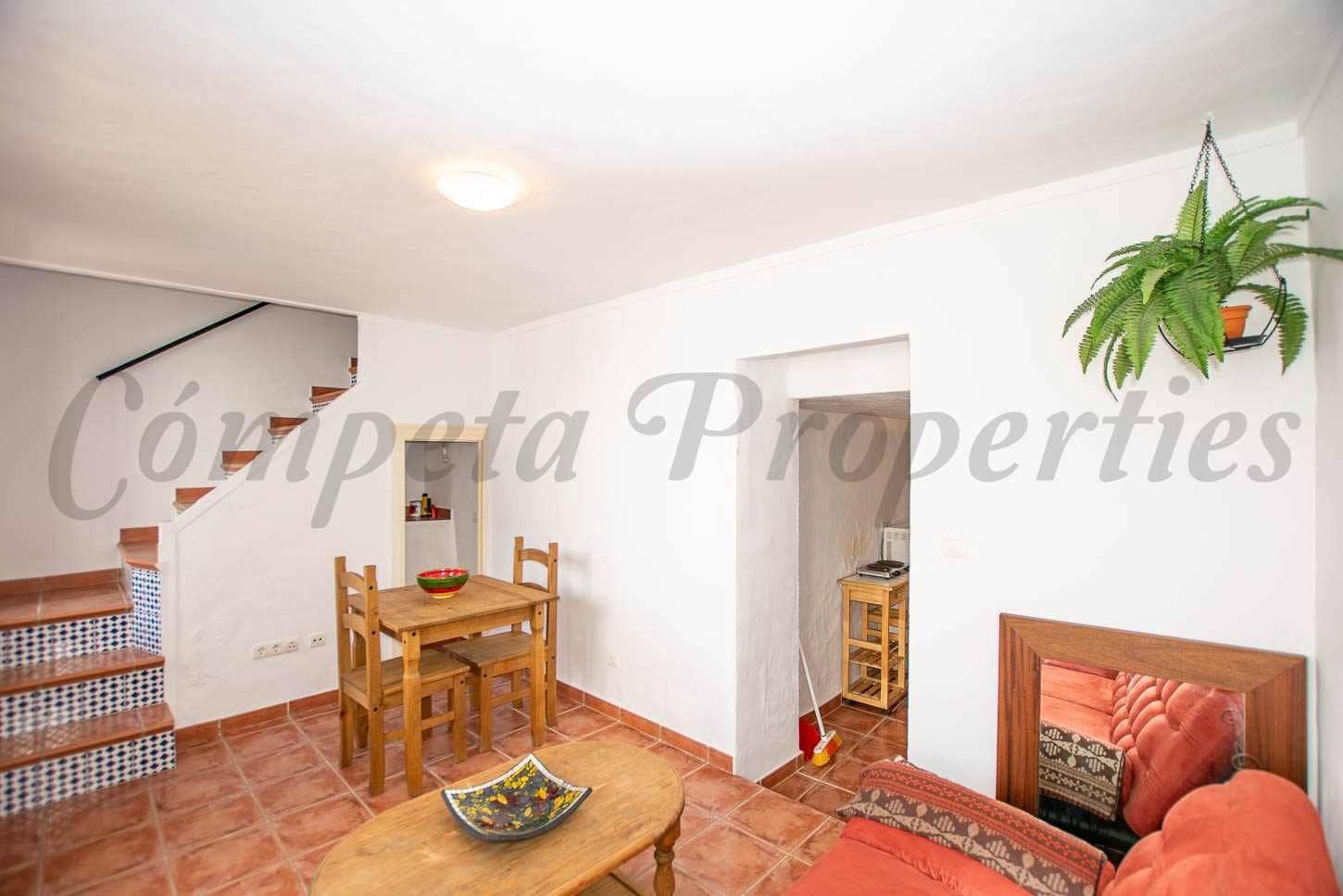 Casa de 2 habitaciones en Cómpeta en venta - 110.000 € (Ref: 10076241)