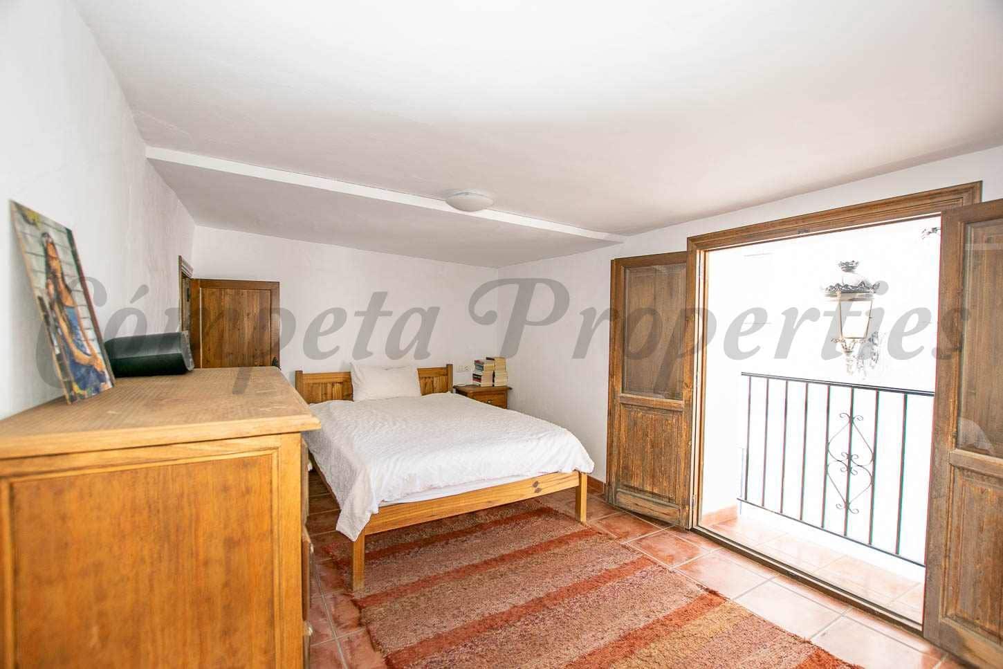 Casa de 2 habitaciones en Cómpeta en venta - 110.000 € (Ref: 10076241)