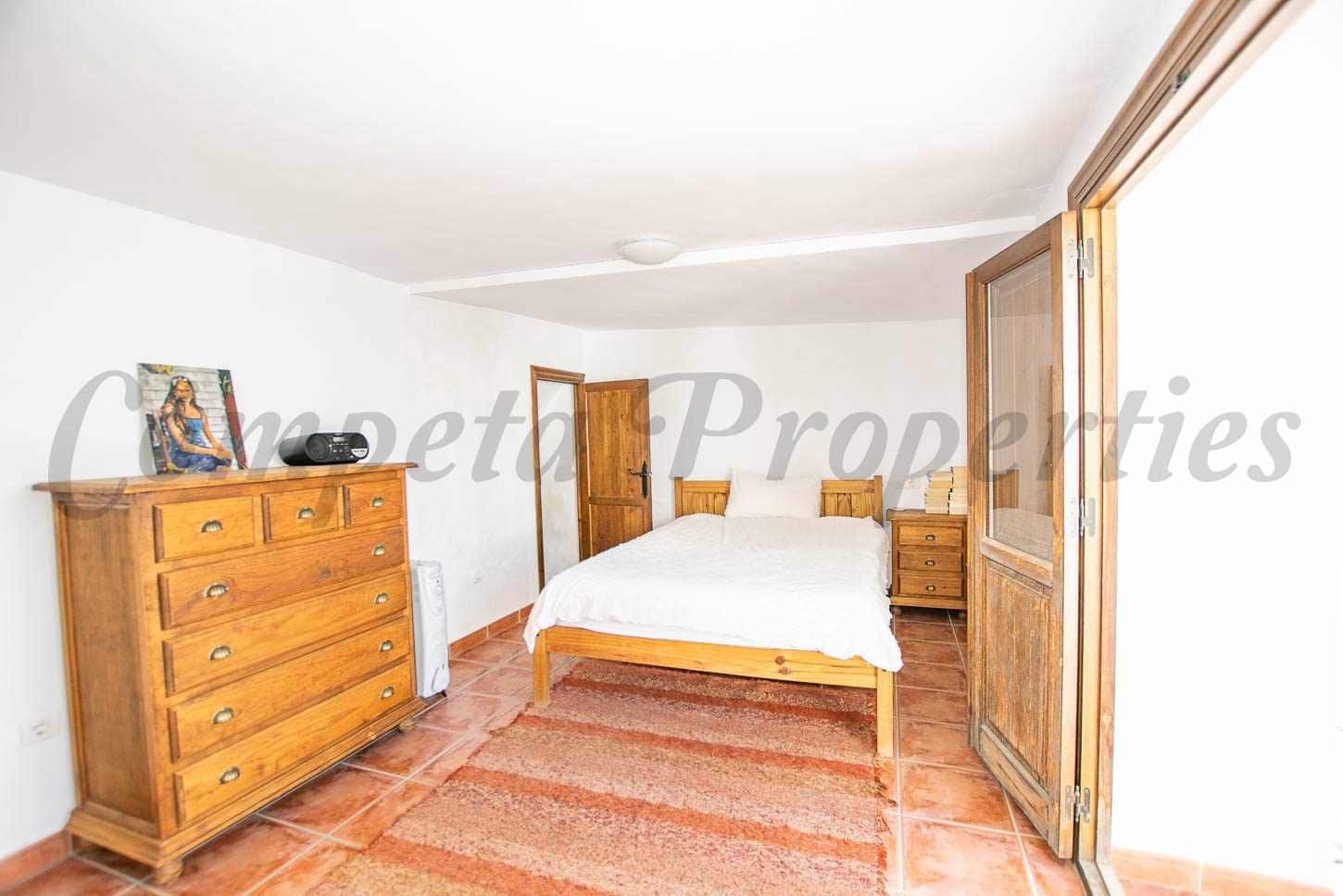 Casa de 2 habitaciones en Cómpeta en venta - 110.000 € (Ref: 10076241)