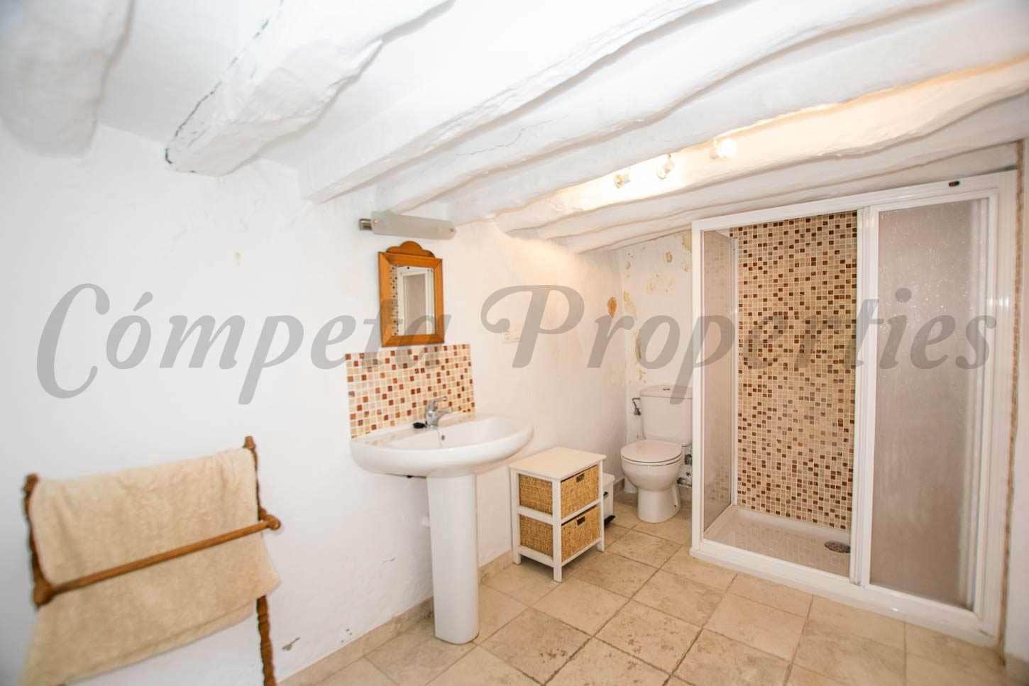 Casa de 2 habitaciones en Cómpeta en venta - 110.000 € (Ref: 10076241)