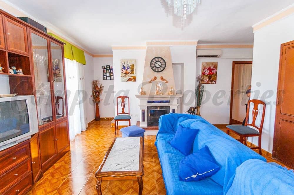 4 Zimmer Haus zu vermieten in Sedella - 750 € (Ref: 10076242)