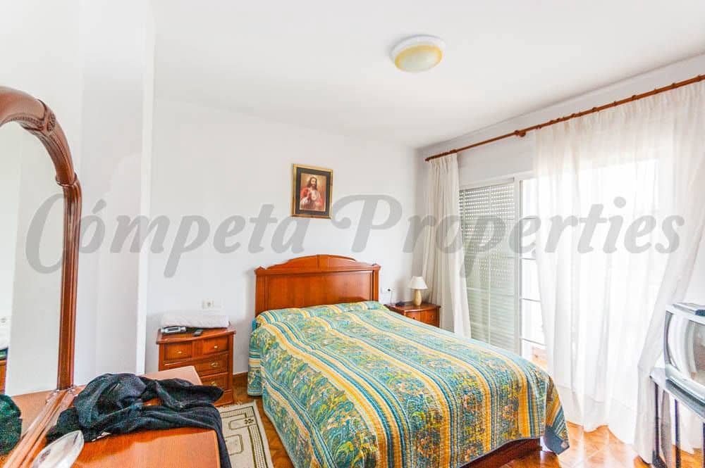 4 Zimmer Haus zu vermieten in Sedella - 750 € (Ref: 10076242)