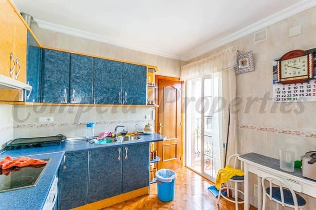4 Zimmer Haus zu vermieten in Sedella - 750 € (Ref: 10076242)
