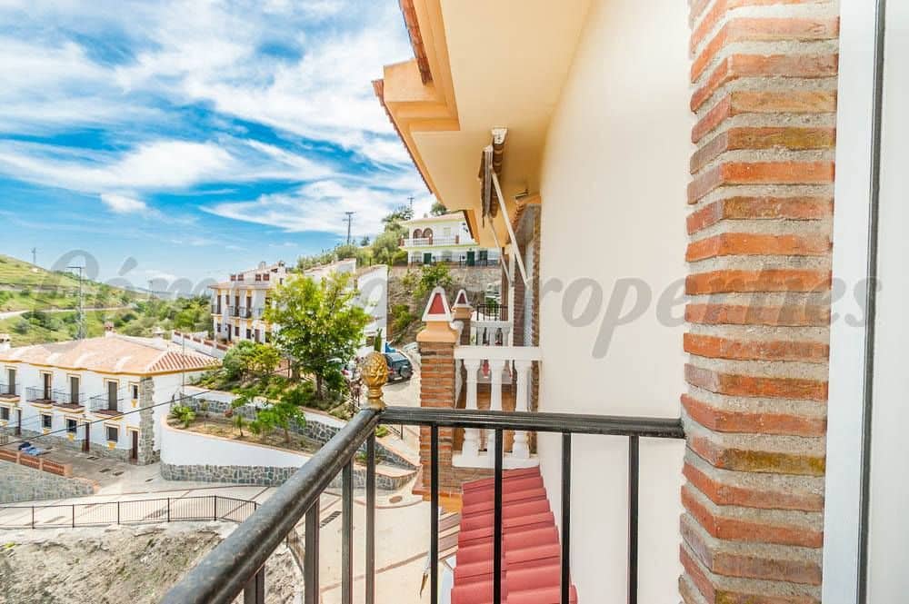 4 Zimmer Haus zu vermieten in Sedella - 750 € (Ref: 10076242)