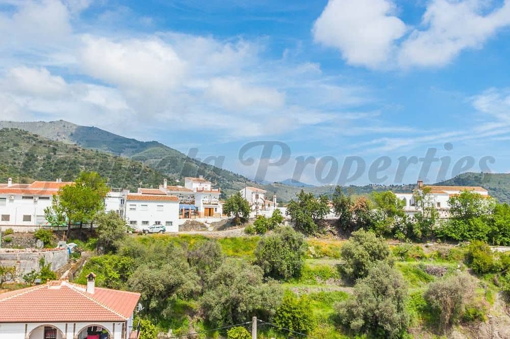 4 Zimmer Haus zu vermieten in Sedella - 750 € (Ref: 10076242)