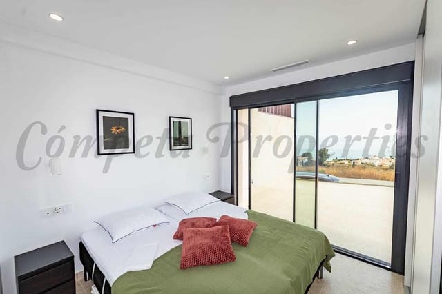 3 Zimmer Villa zu verkaufen in Torrox-Costa, Torrox mit Pool - 595.000 € (Ref: 10076245)