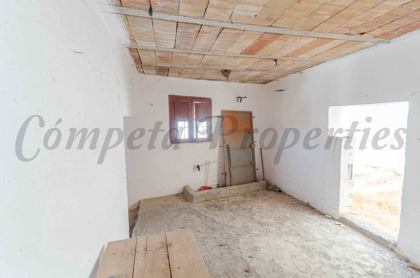Omakotitalo myytävänä paikassa Salares - 41 000 € (Ref: 10076249)