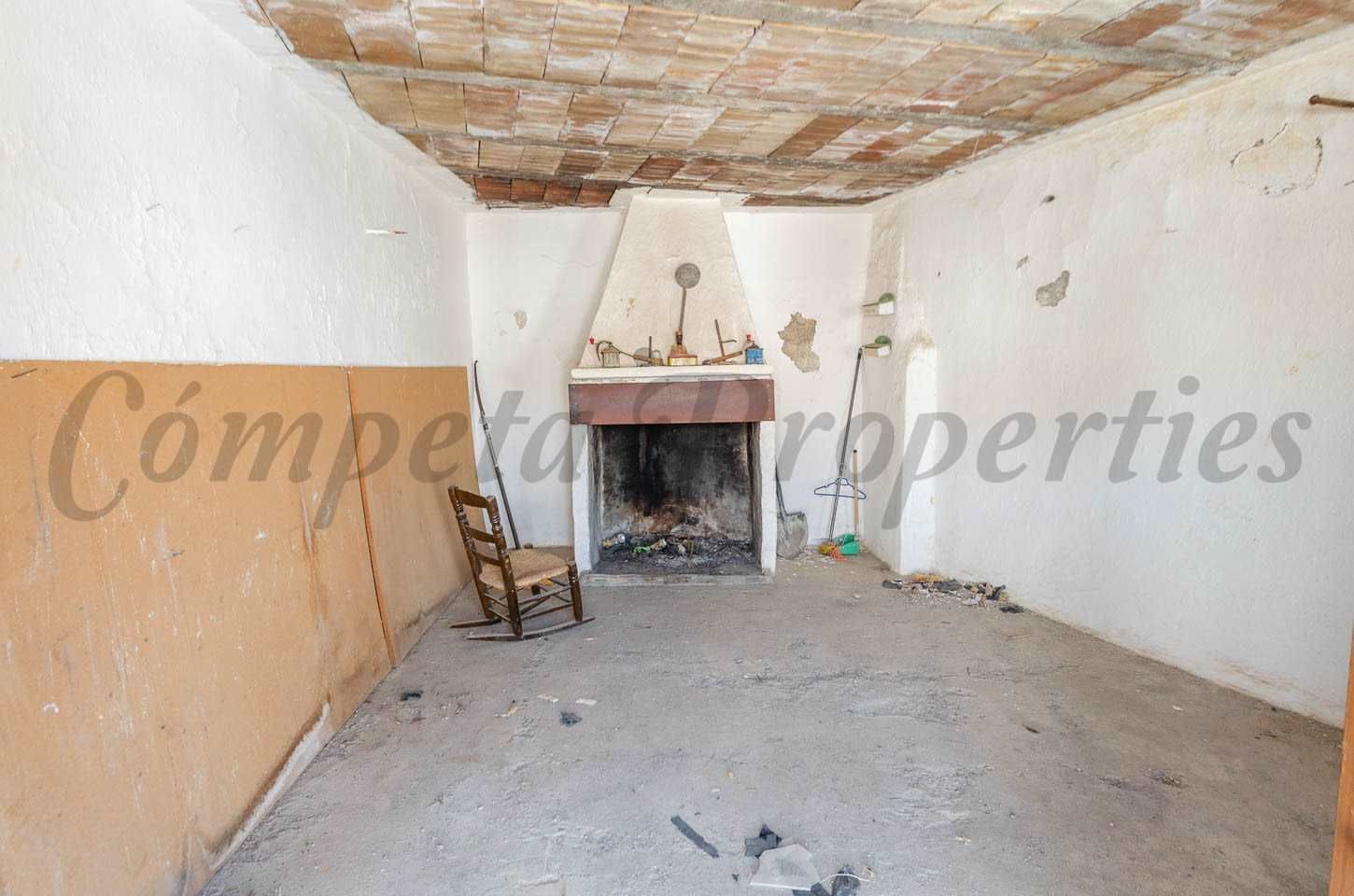 Omakotitalo myytävänä paikassa Salares - 41 000 € (Ref: 10076249)