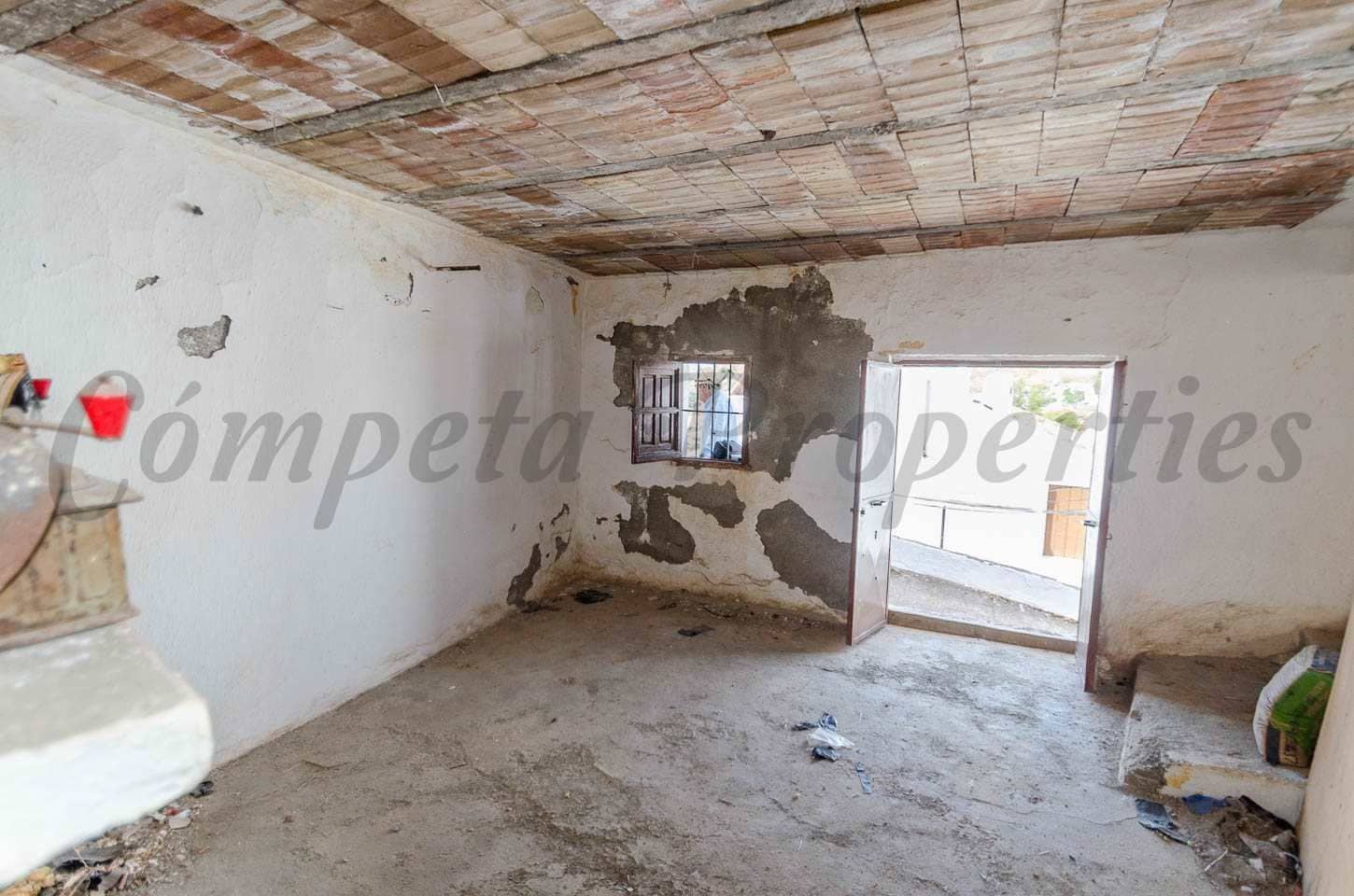 Omakotitalo myytävänä paikassa Salares - 41 000 € (Ref: 10076249)