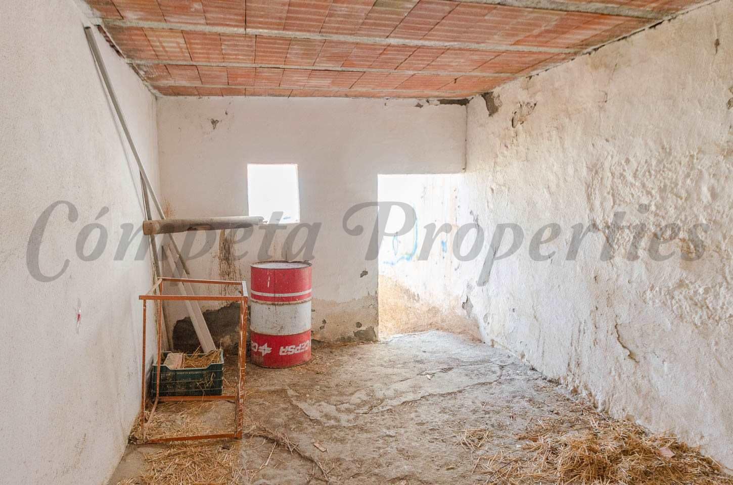 Omakotitalo myytävänä paikassa Salares - 41 000 € (Ref: 10076249)