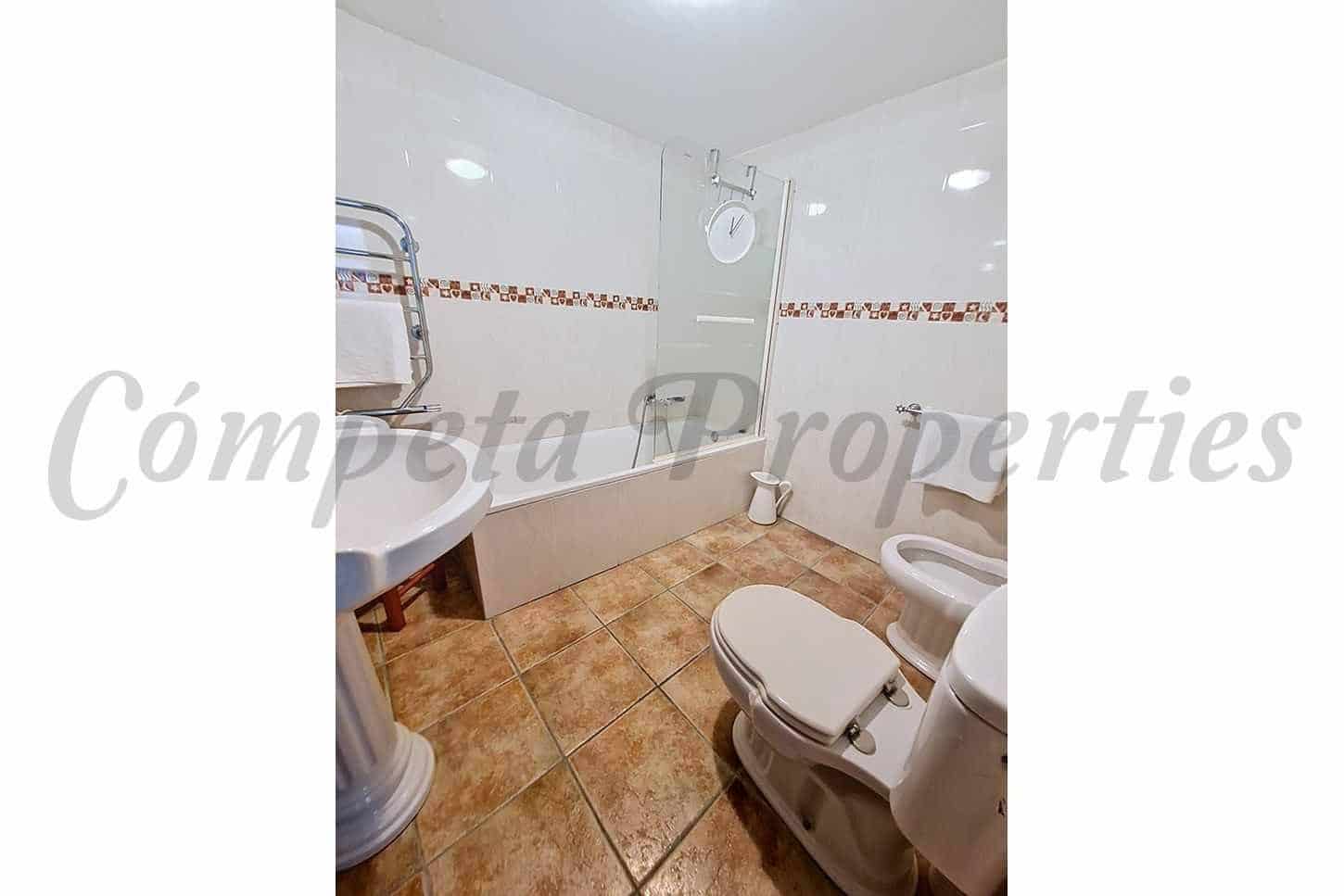 3 makuuhuone Omakotitalo myytävänä paikassa Sedella - 179 950 € (Ref: 10076253)