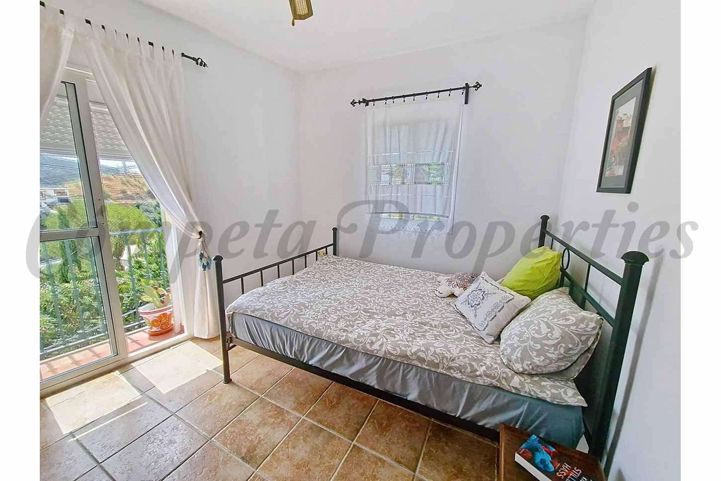 3 makuuhuone Omakotitalo myytävänä paikassa Sedella - 179 950 € (Ref: 10076253)