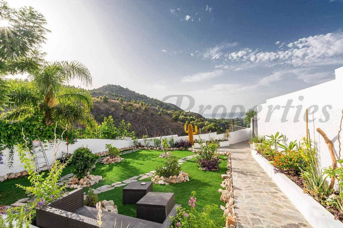 3 chambre Villa/Maison Semi-Mitoyenne à vendre à Frigiliana avec piscine garage - 950 000 € (Ref: 10076254)