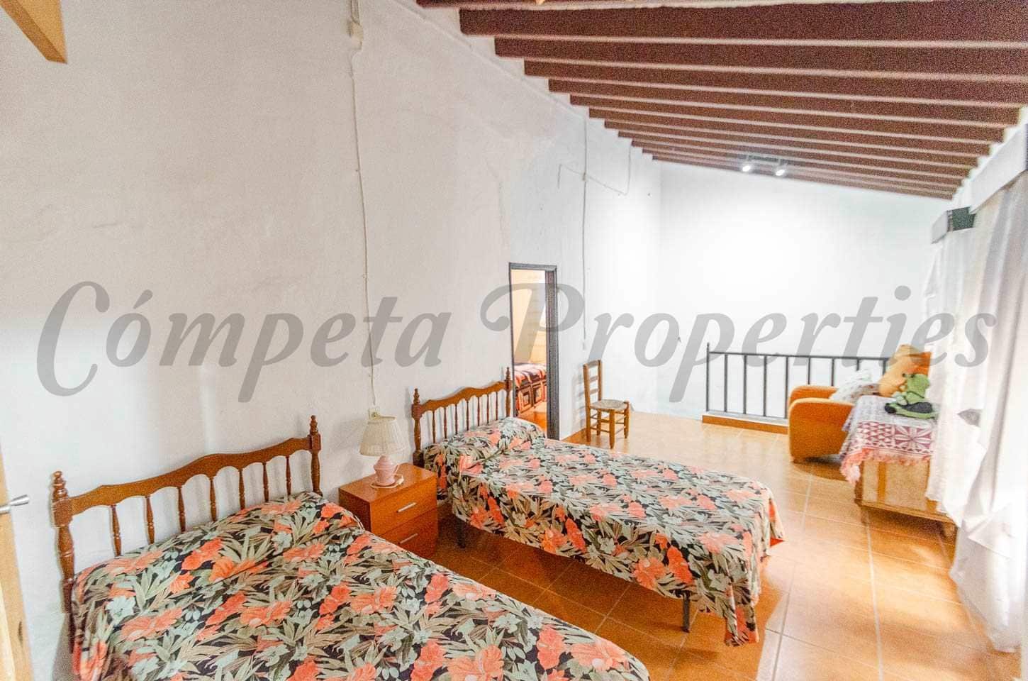 3 makuuhuone Omakotitalo myytävänä paikassa Comares - 95 000 € (Ref: 10076256)