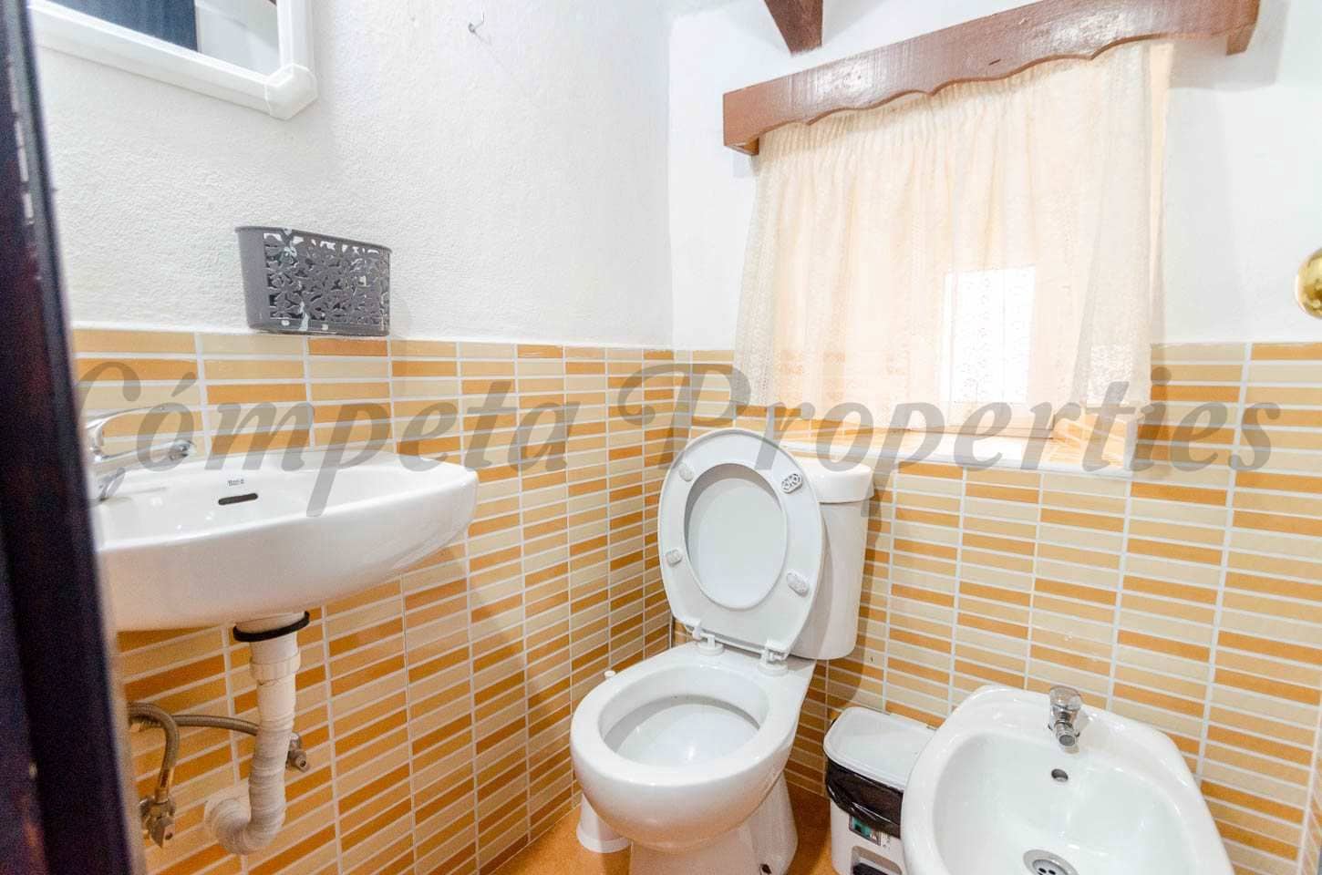 3 makuuhuone Omakotitalo myytävänä paikassa Comares - 95 000 € (Ref: 10076256)