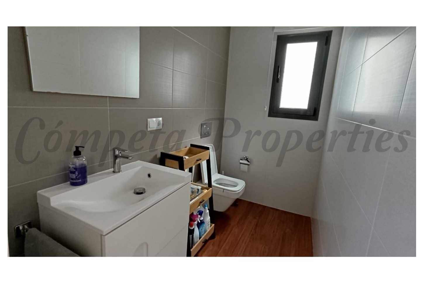 4 quarto Casa em Banda para venda em Nerja com piscina garagem - 780 000 € (Ref: 10076259)
