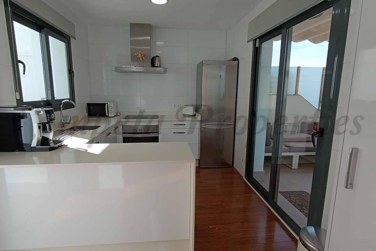 4 quarto Casa em Banda para venda em Nerja com piscina garagem - 780 000 € (Ref: 10076259)