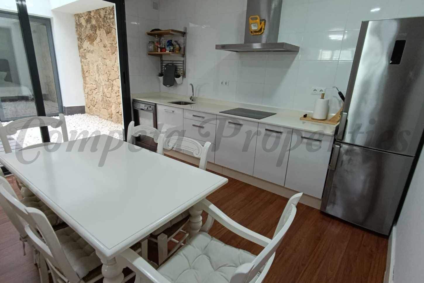 4 quarto Casa em Banda para venda em Nerja com piscina garagem - 780 000 € (Ref: 10076259)