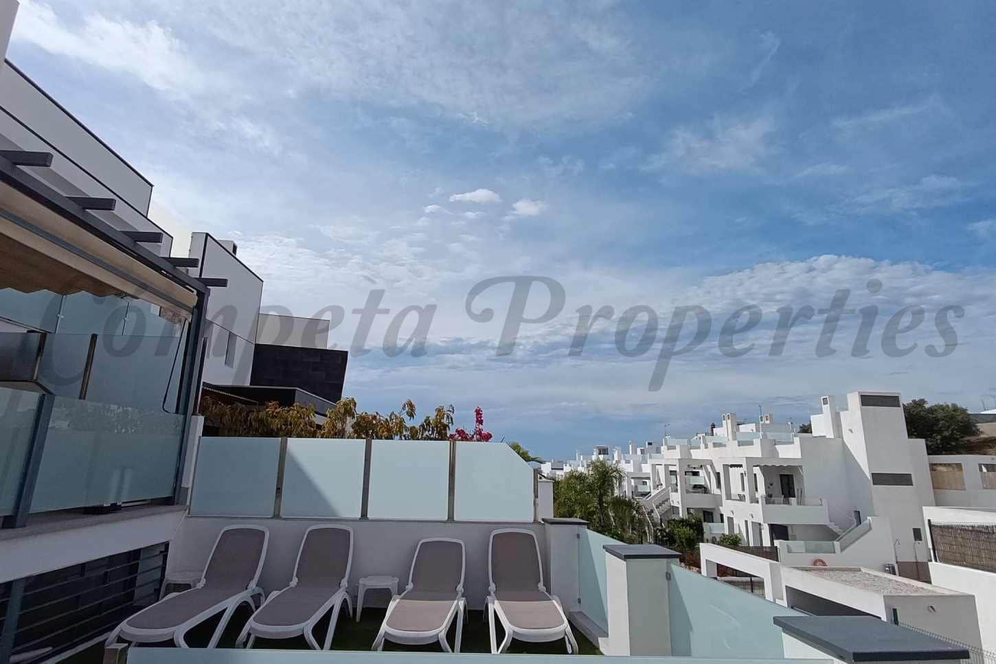 4 quarto Casa em Banda para venda em Nerja com piscina garagem - 780 000 € (Ref: 10076259)